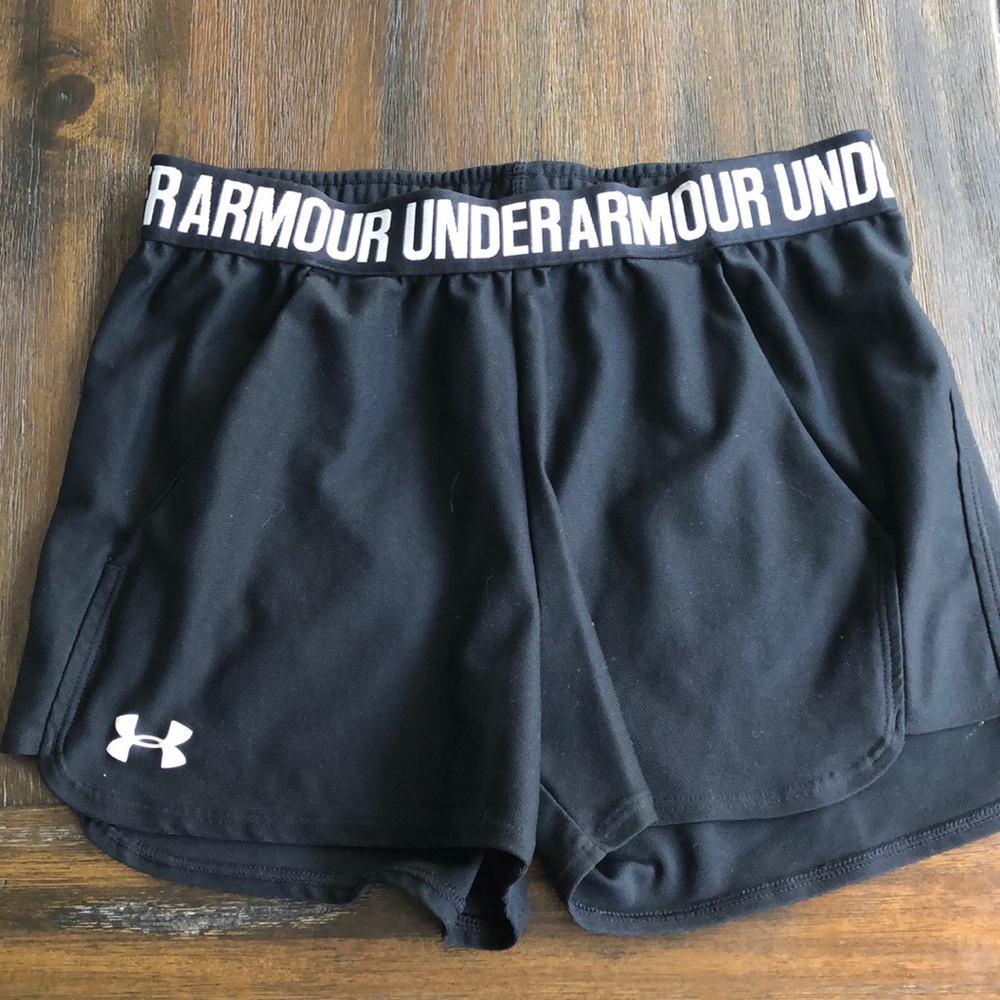 UNDER ARMOUR Black Shorts